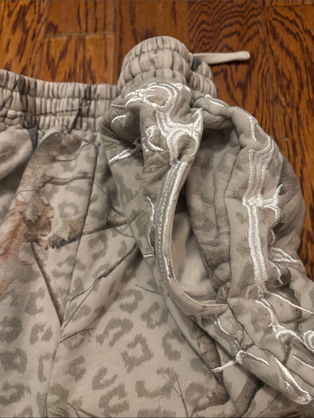 Civil Regime Cheetah Gray Cotton Shorts Size: Small - Picture 4 of 8
